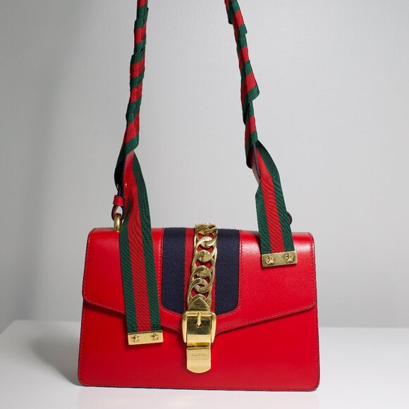 Gucci Hibiscus Red Sylvie Small Shoulder Bag - Picture 4 of 16